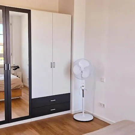 Luxurious With 1 Bedroom And 1 Living With Sofa Bed Apartman